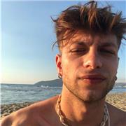 Studente della facoltà di Matematica presso L'Università Federico II di Napoli